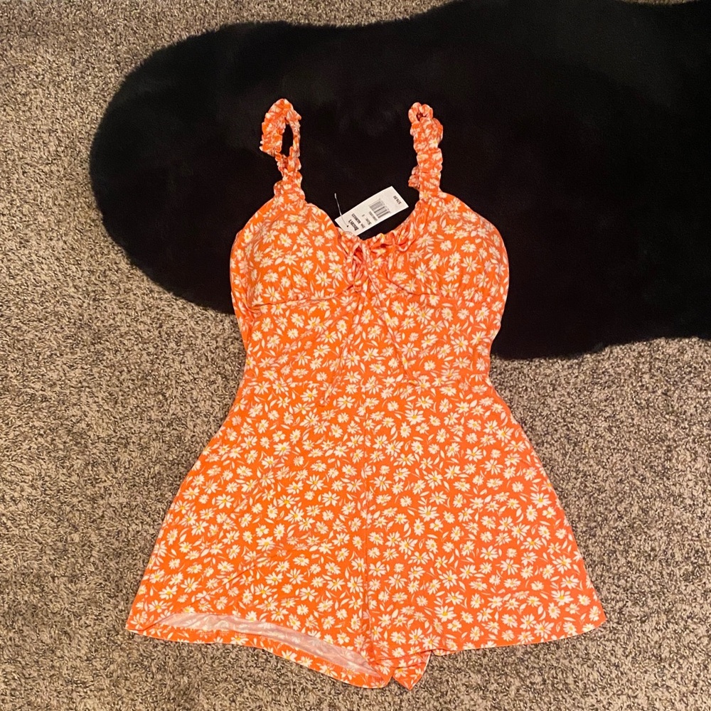 NWT Orange coral Floral Romper padded bow tie padded
